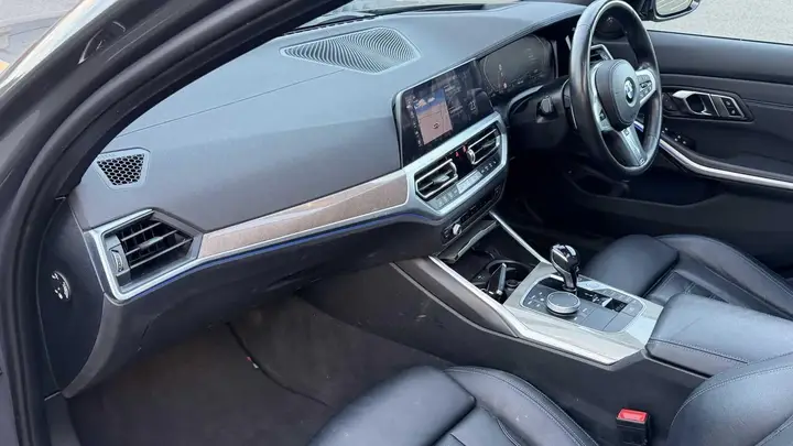 BMW 3 Series 2019 photo 5