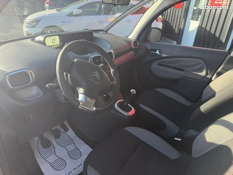 Citroen C3 Picasso 2010 photo 3