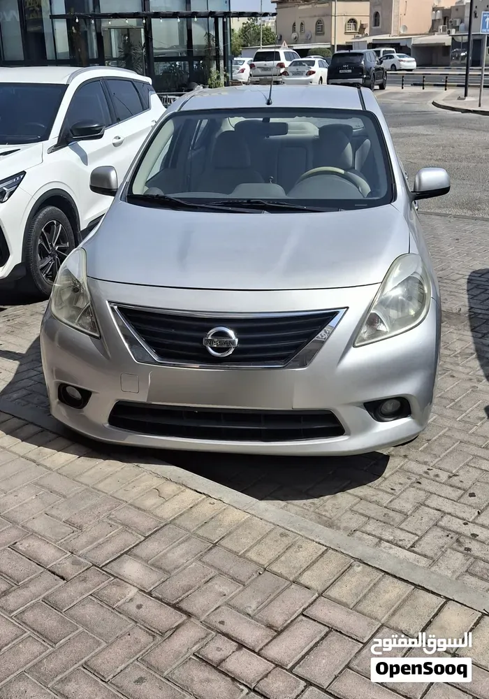 Nissan Sunny 2012 photo 3