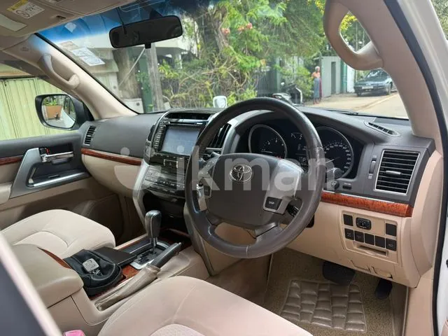 Toyota Land Cruiser 2013 photo 3