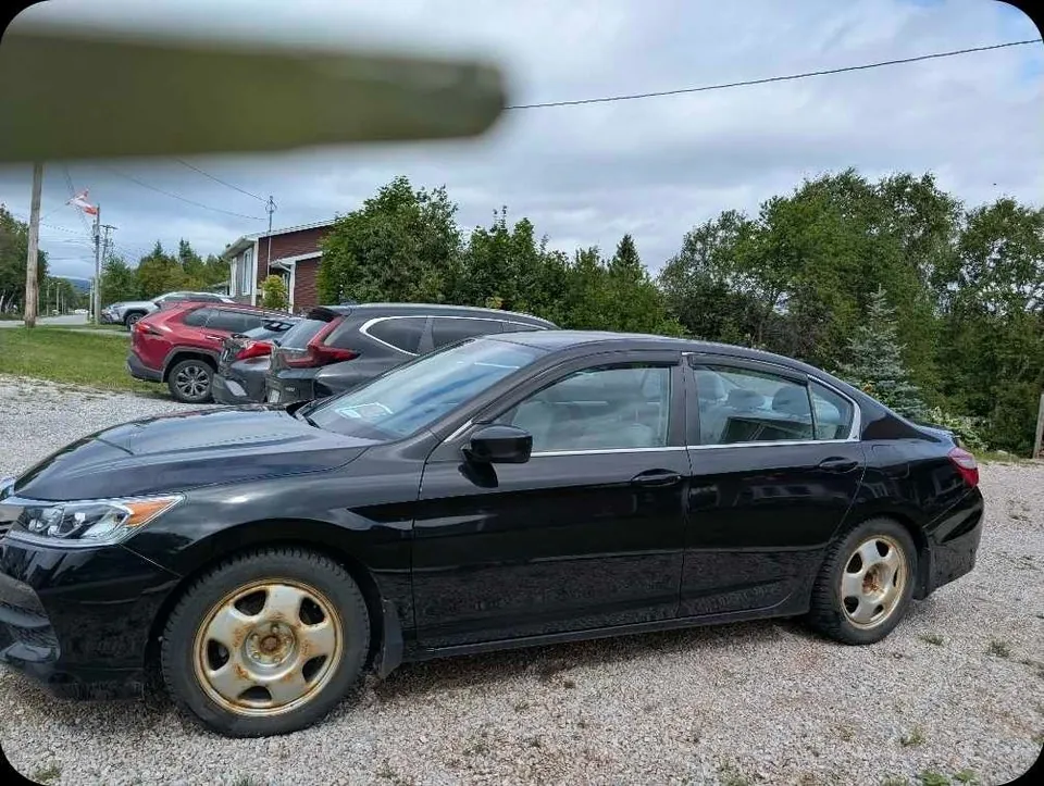 Honda Accord 2017 photo 2