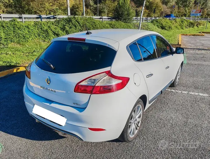 Renault Megane 2011 photo 2