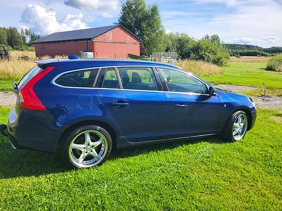 Volvo V60 2014 photo 4