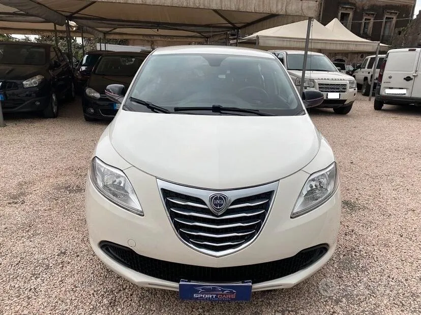 Lancia Ypsilon 2013 photo 4