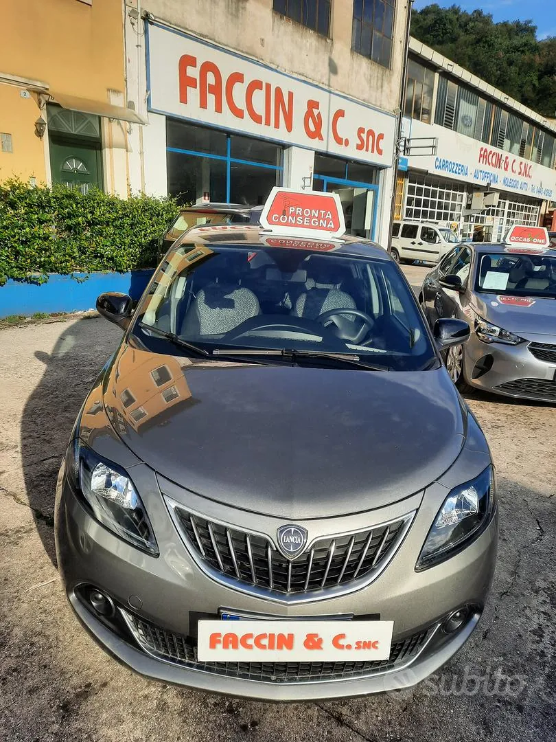 Lancia Ypsilon