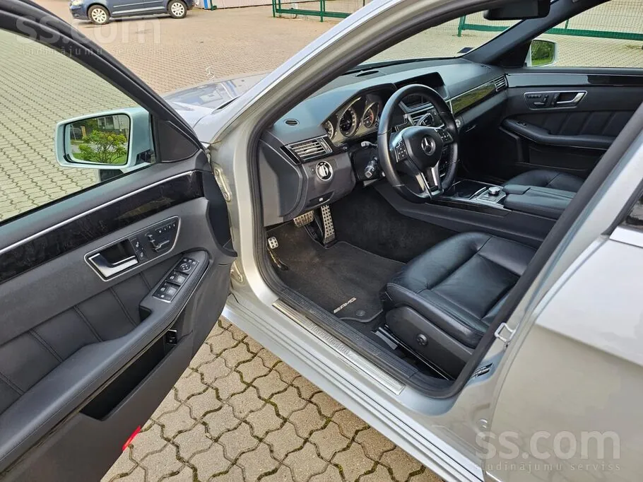 Mercedes-Benz E350 2012 photo 2