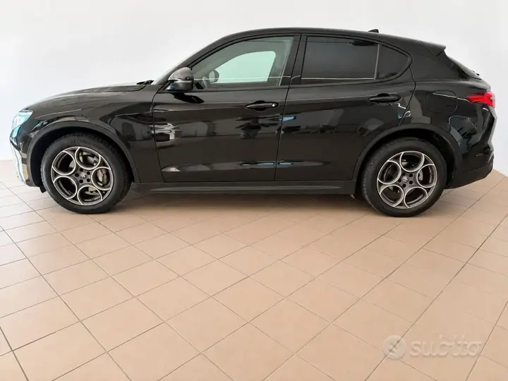 Alfa Romeo Stelvio 2022 photo 2