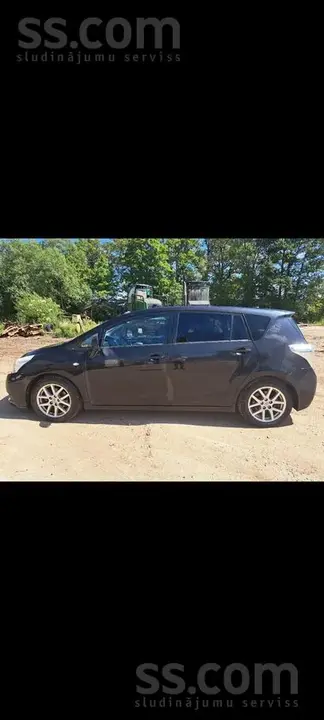 Toyota Verso 2011 photo 2