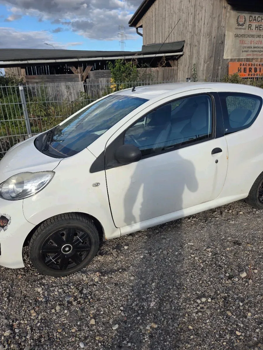 Peugeot 106 2009 photo 2