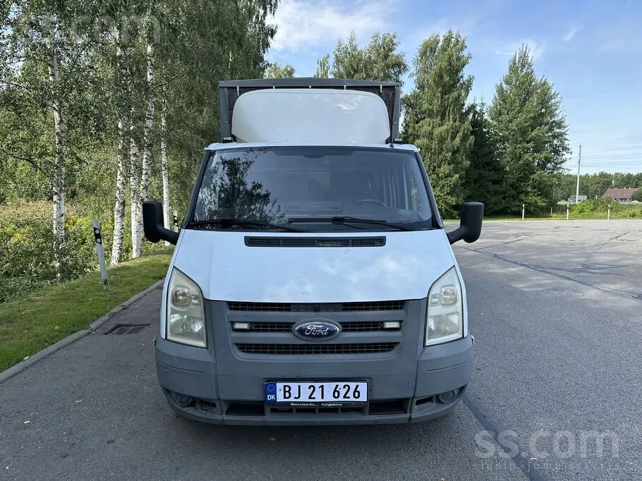 Ford Transit 2011 photo 2