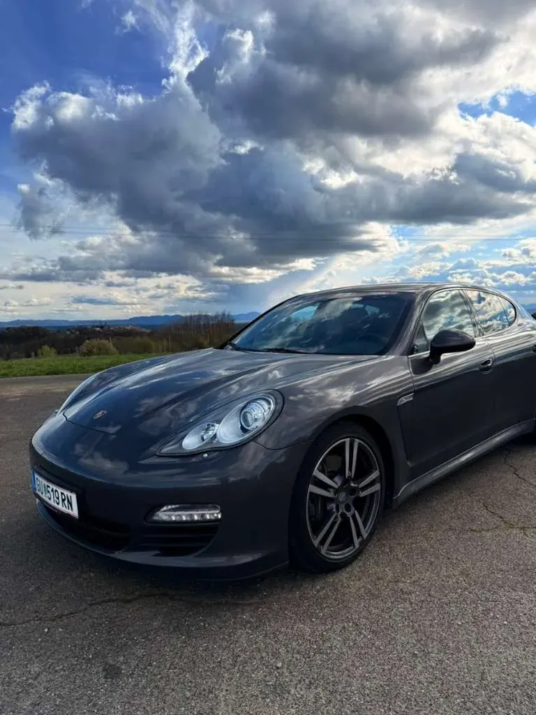 Porsche Panamera 2013 photo 2