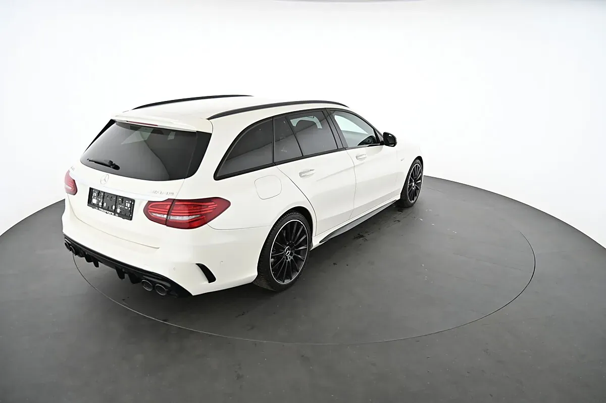 Mercedes-Benz C-Class 2019 photo 2