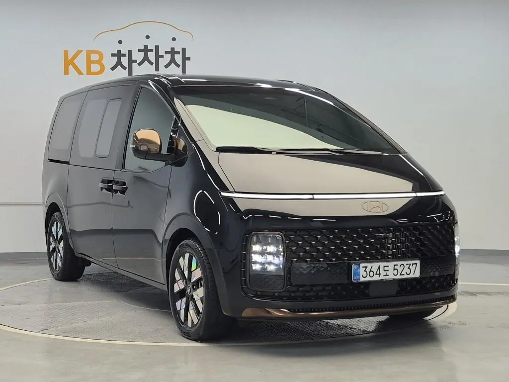 Hyundai Staria 2025 photo 4