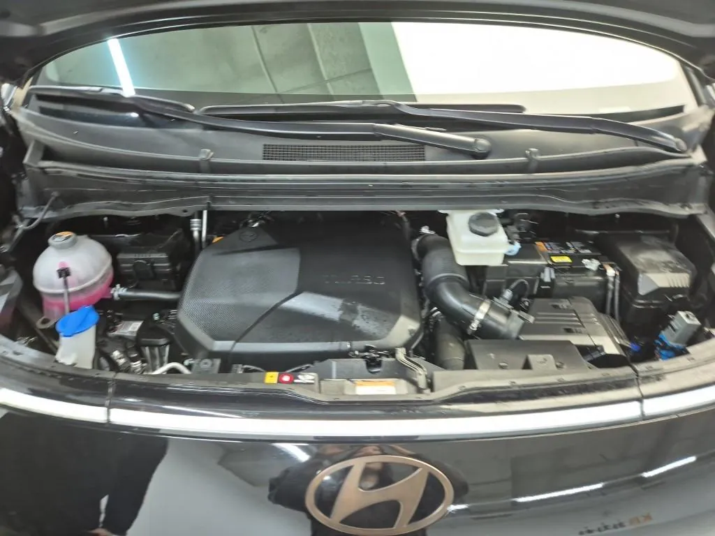 Hyundai Staria 2025 photo 5