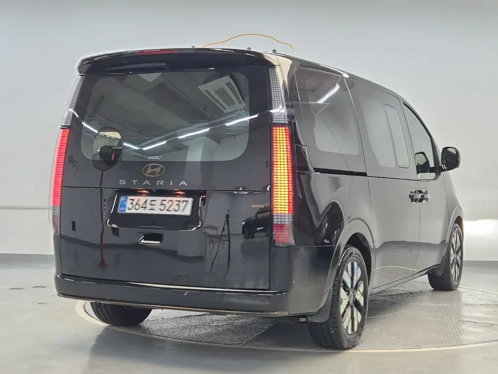 Hyundai Staria 2025 photo 3