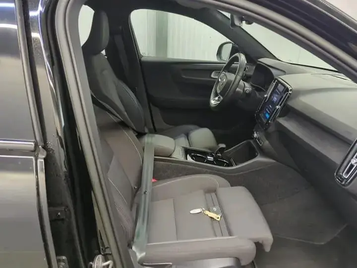Volvo Xc40 2022 photo 3