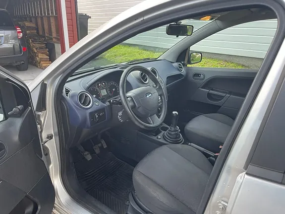 Ford Fiesta 2008 photo 4