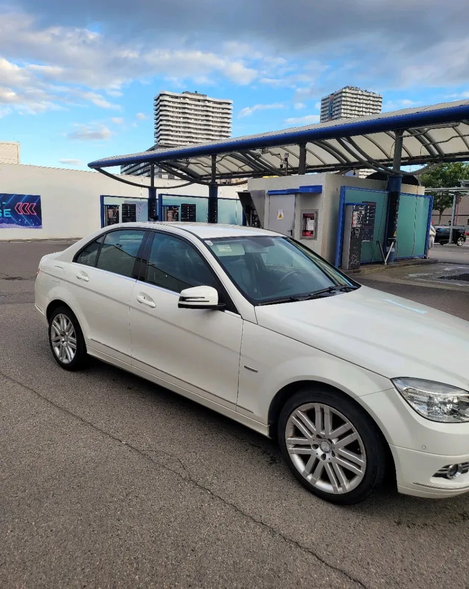 Mercedes-Benz C-Class 2010 photo 3