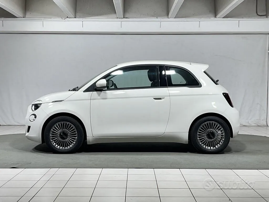 Fiat 500E 2024 photo 2