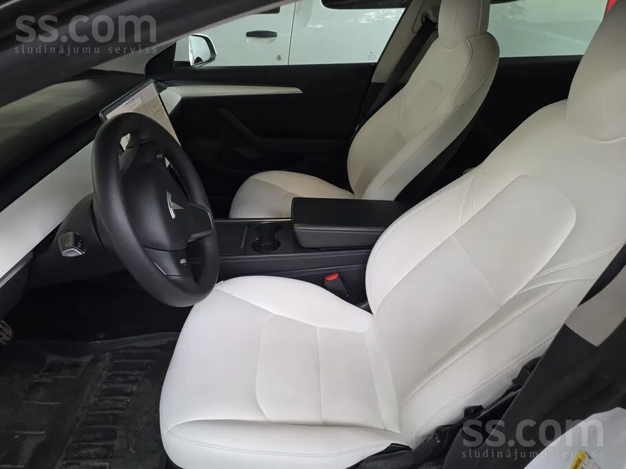 Tesla Model 3 2021 photo 3