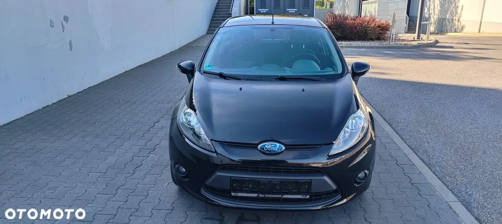 Ford Fiesta 2010 photo 2