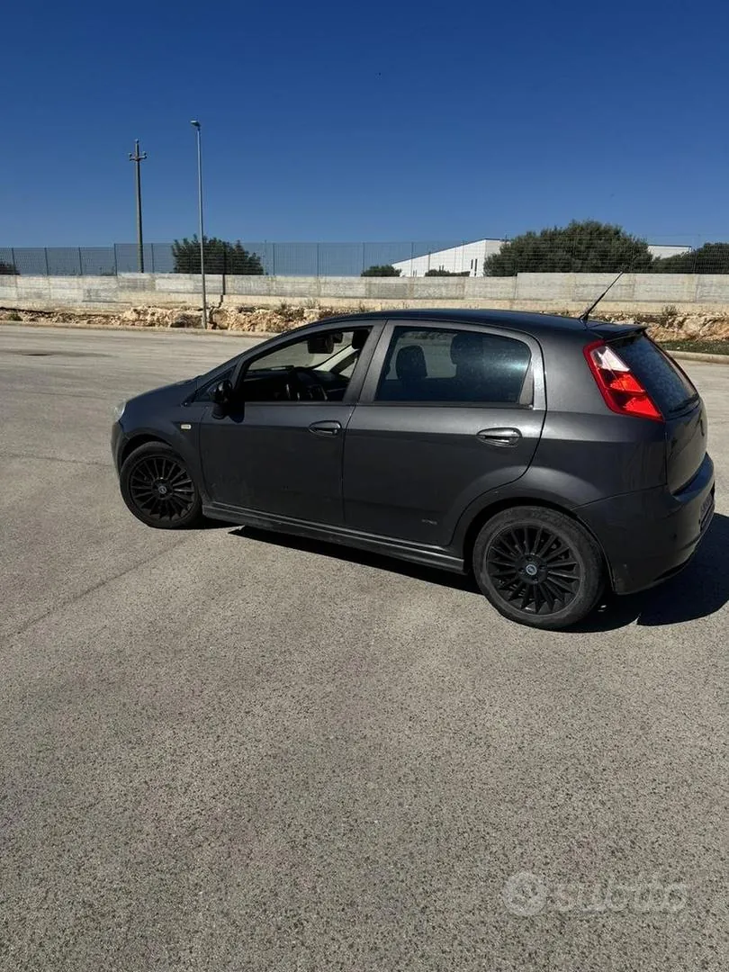 Fiat Grande Punto 2007 photo 2