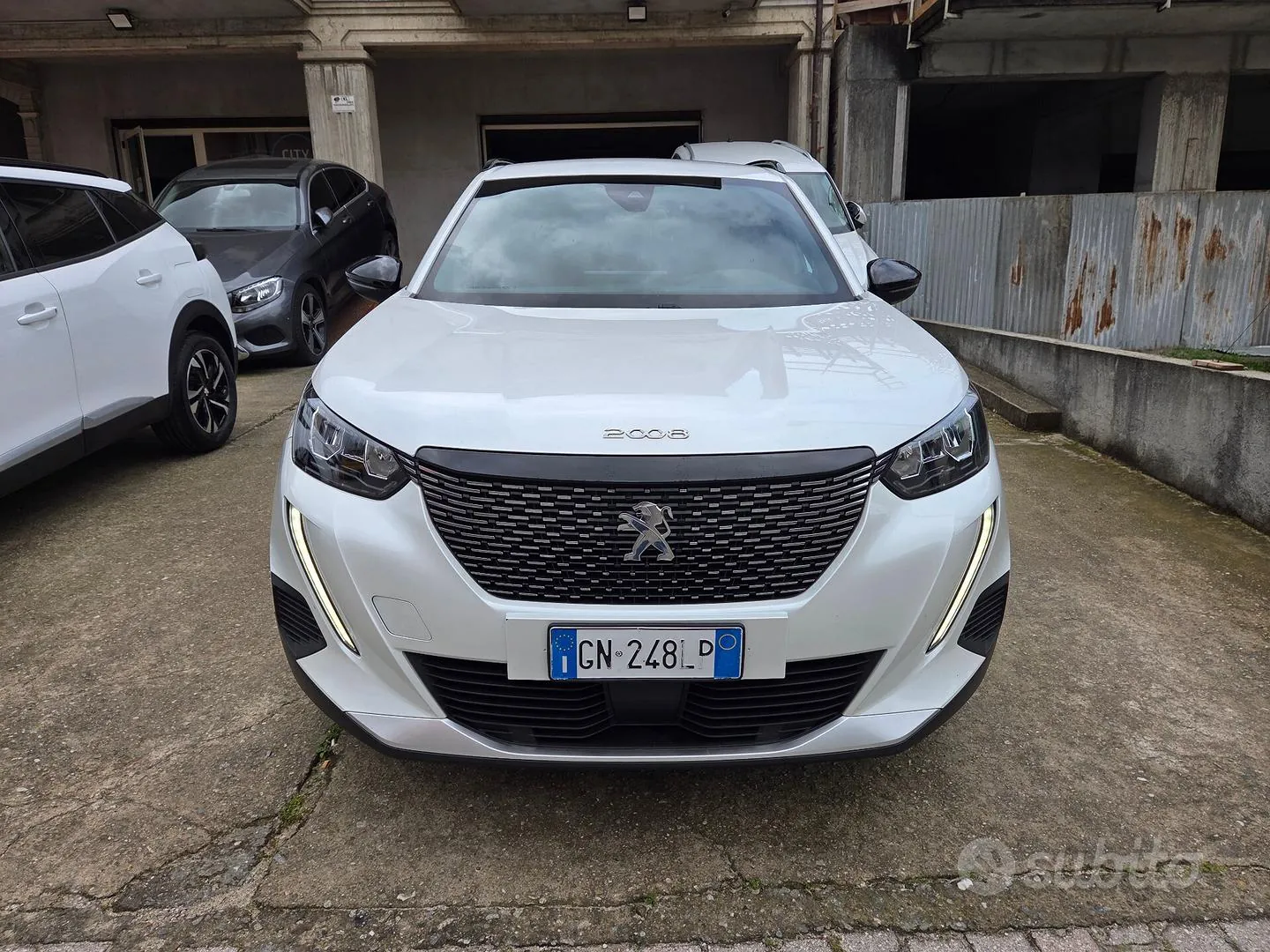 Peugeot 2008 2023 photo 2