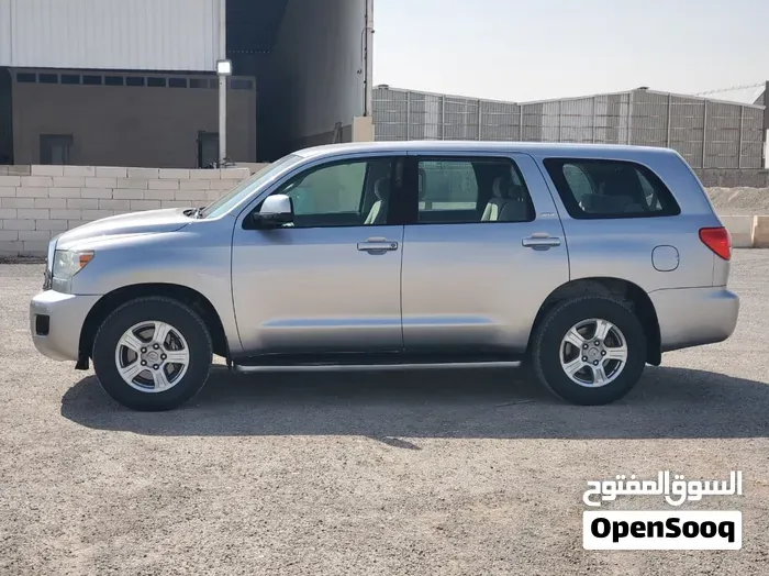 Toyota Sequoia 2010 photo 4