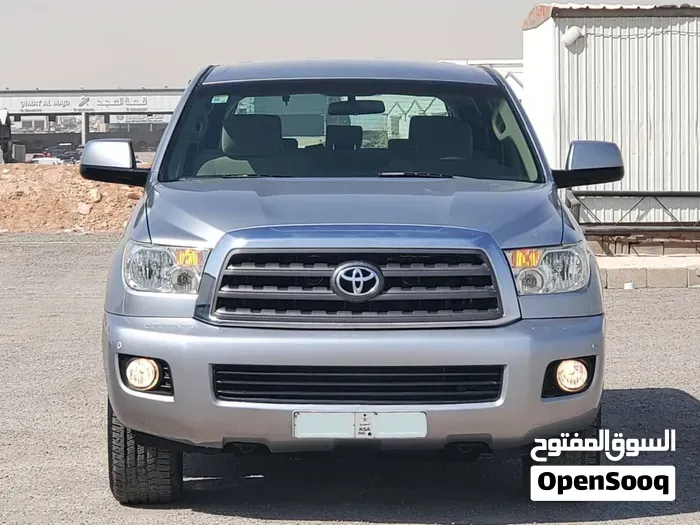 Toyota Sequoia 2010 photo 3