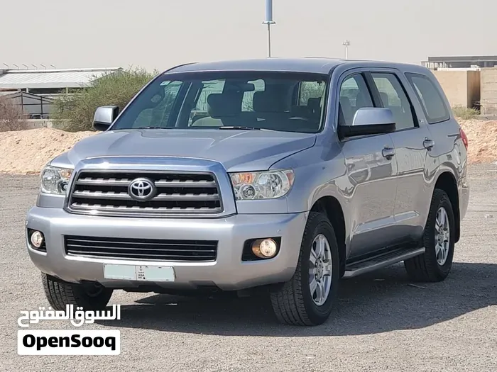 Toyota Sequoia 2010 photo 2