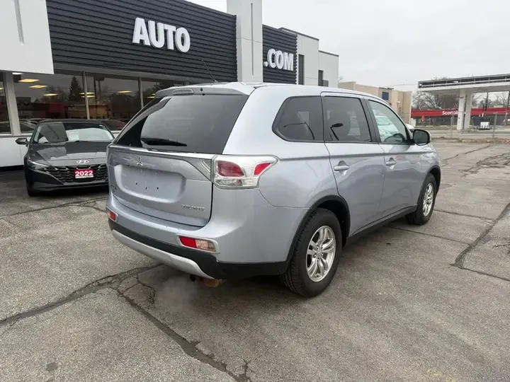 Mitsubishi Outlander 2015 photo 5
