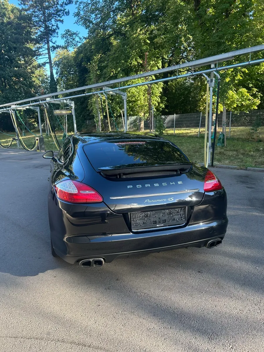 Porsche Panamera 2009 photo 2