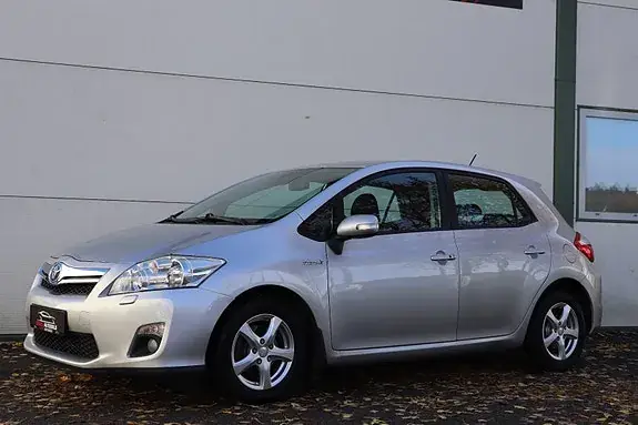 Toyota Auris 2011 photo 3