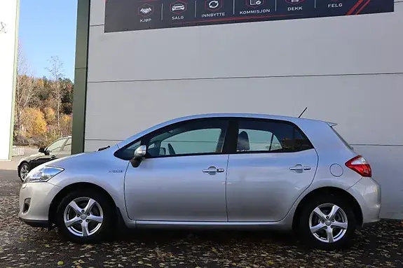 Toyota Auris 2011 photo 4