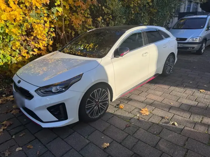 Kia Proceed