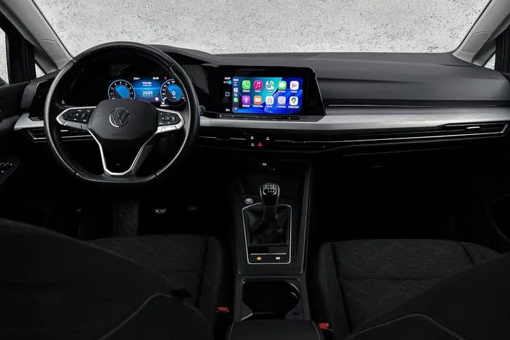 Volkswagen Golf 2023 photo 2