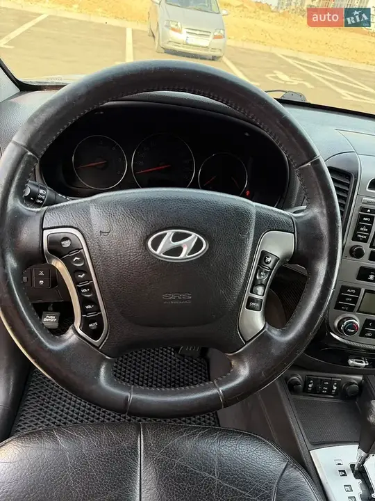 Hyundai Santa Fe 2010 photo 2