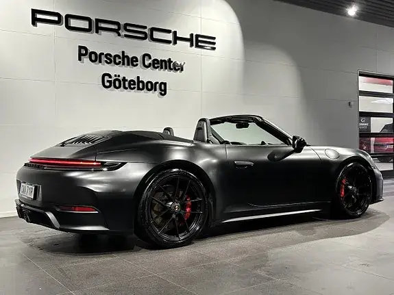 Porsche 911 2025 photo 4