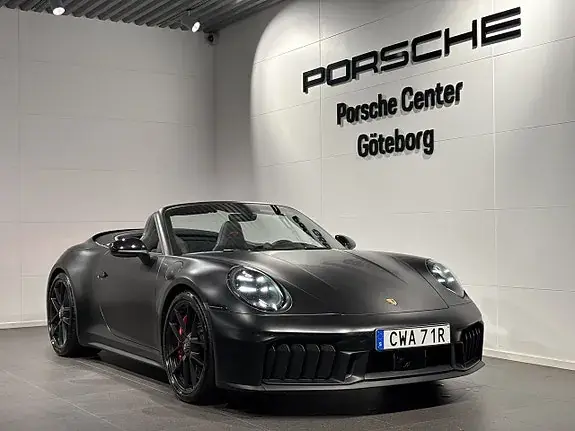 Porsche 911 2025 photo 2