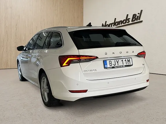 Skoda Octavia 2021 photo 2