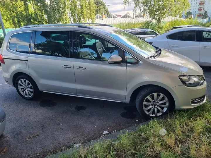 Volkswagen Sharan 2011 photo 2