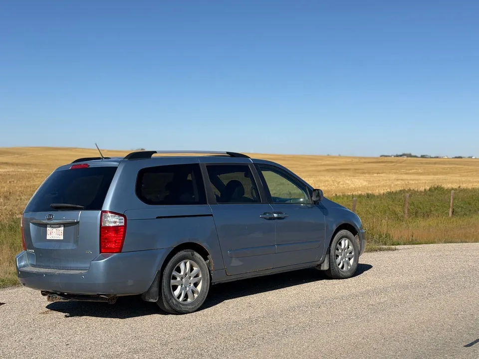 Kia Sedona 2009 photo 5