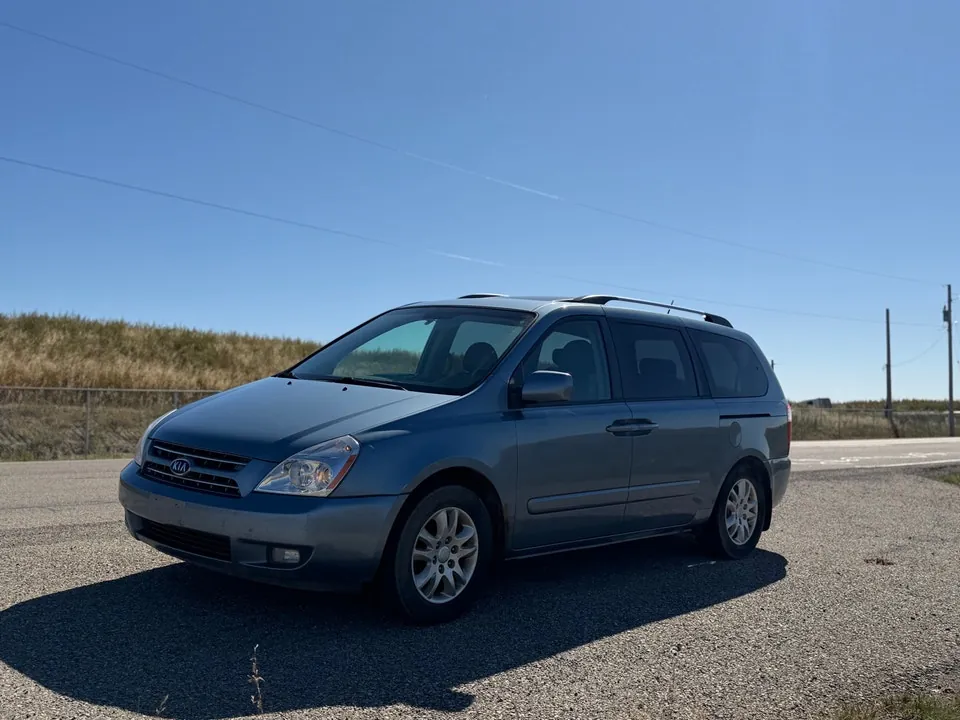 Kia Sedona 2009 photo 2
