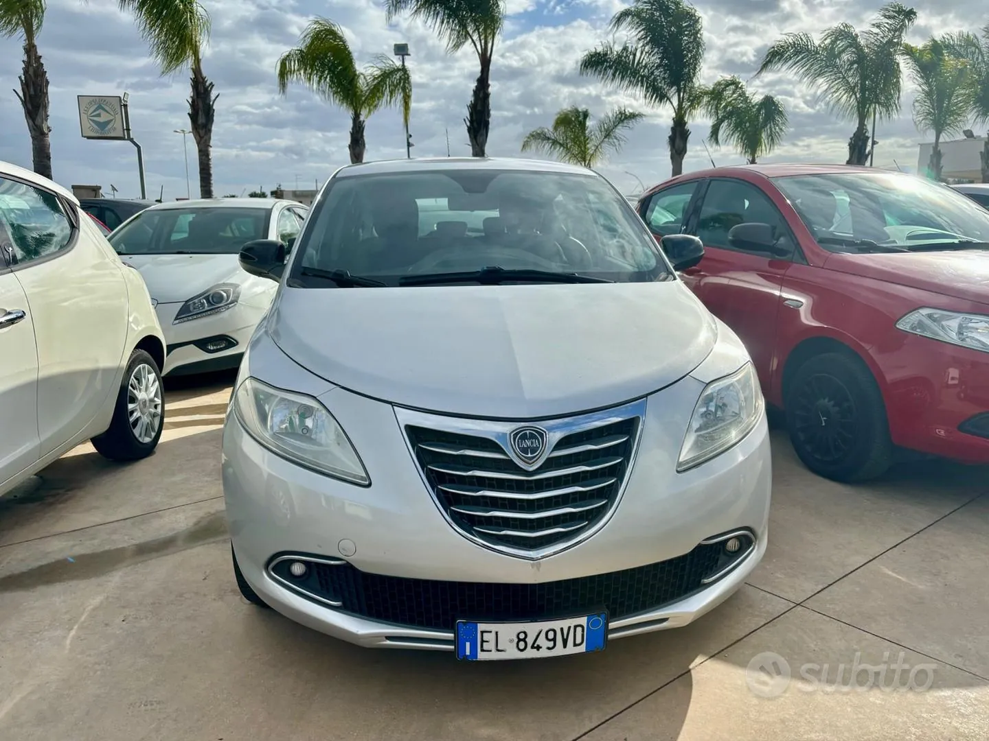 Lancia Ypsilon 2012 photo 2