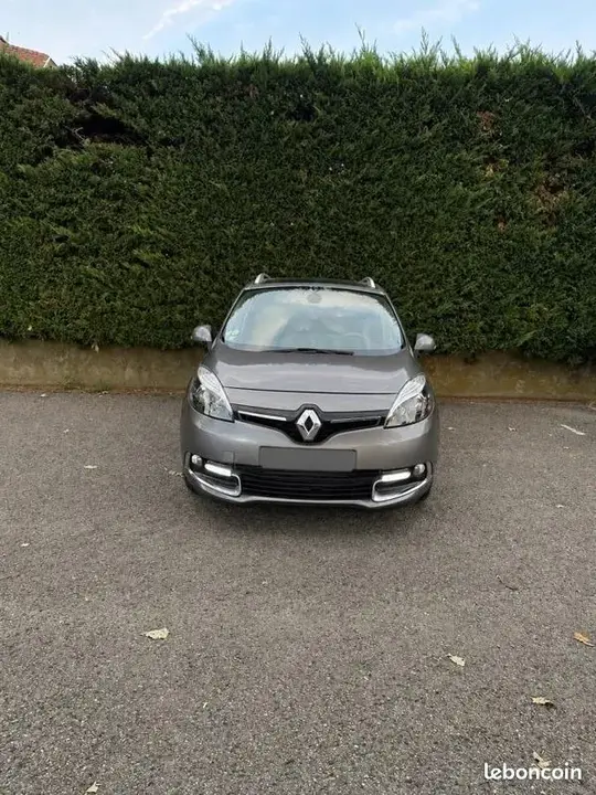 Renault Grand Scenic 2014 photo 2