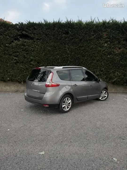 Renault Grand Scenic 2014 photo 4