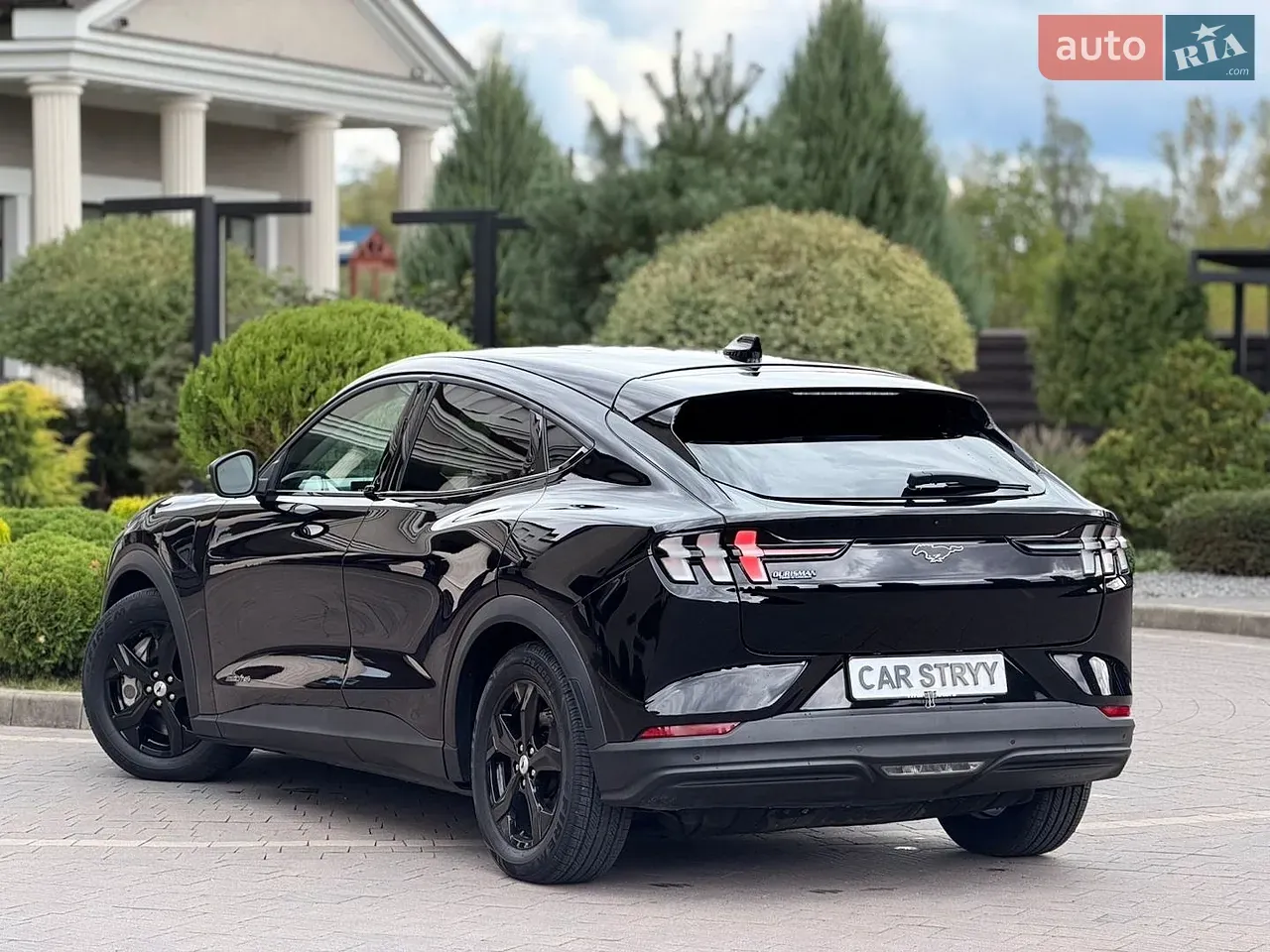 Ford Mustang Mach-E 2021 photo 4