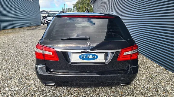 Mercedes-Benz E220 2012 photo 4