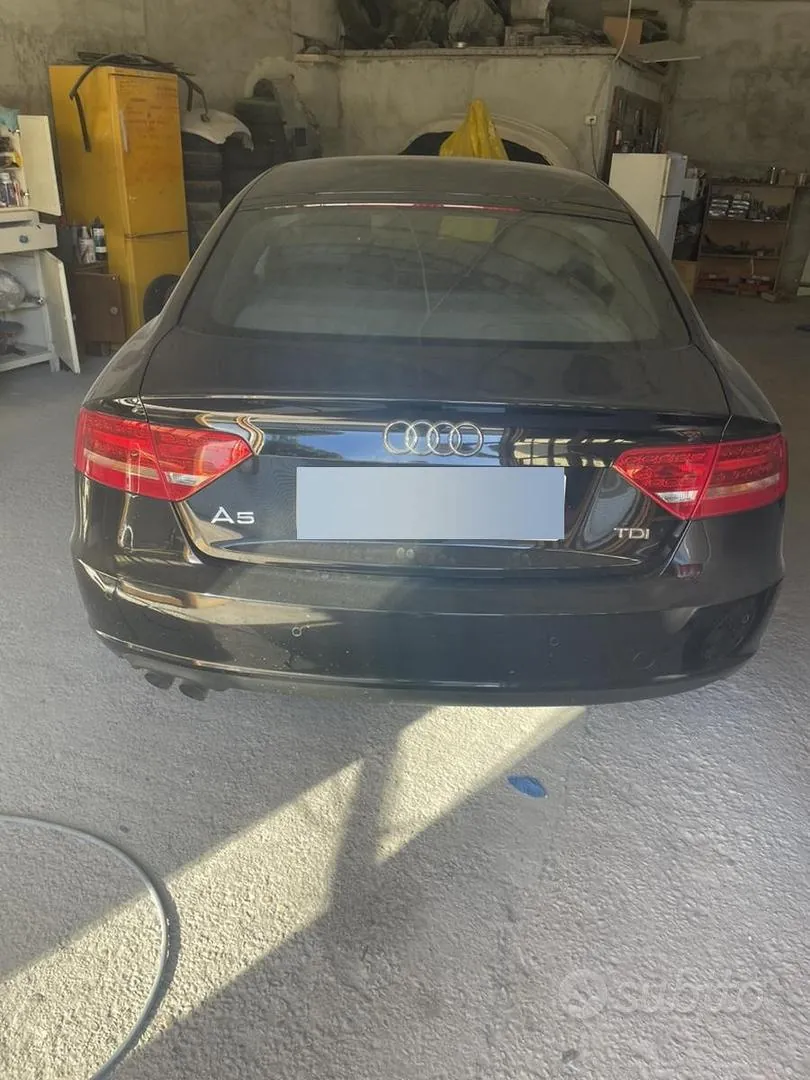 Audi A5 2011 photo 2