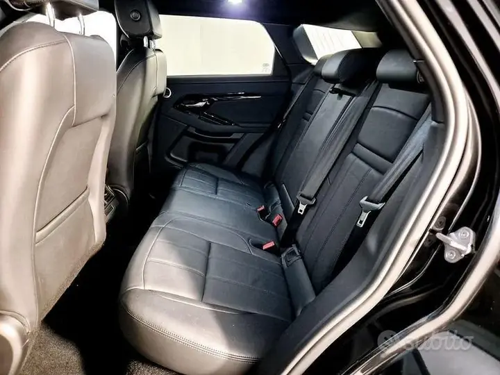 Land Rover Range Rover Evoque 2024 photo 5